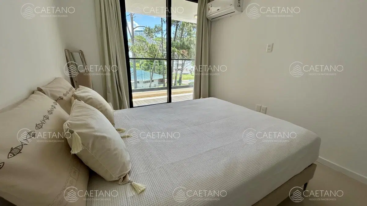 Apartamento en alquiler en Playa Mansa, 2 dormitorios 4