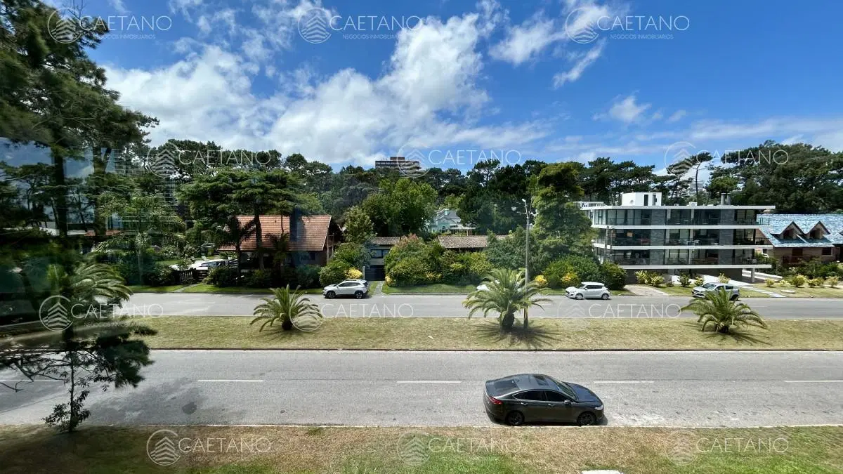 Apartamento en alquiler en Playa Mansa, 2 dormitorios 1