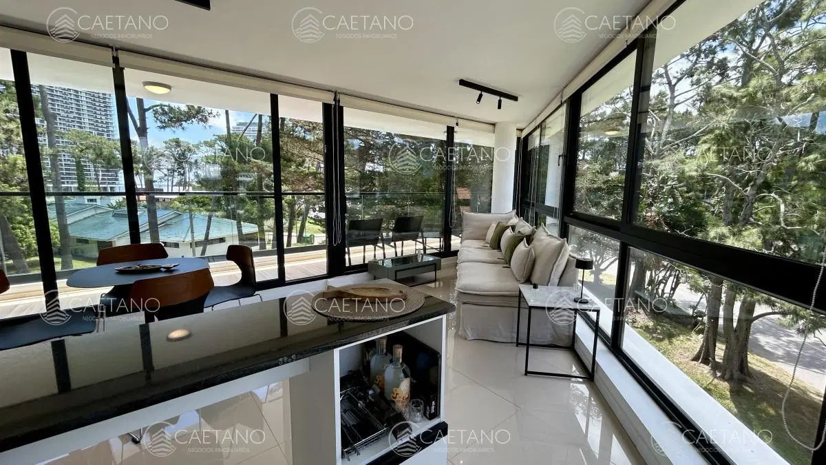 Apartamento en alquiler en Playa Mansa, 2 dormitorios 2