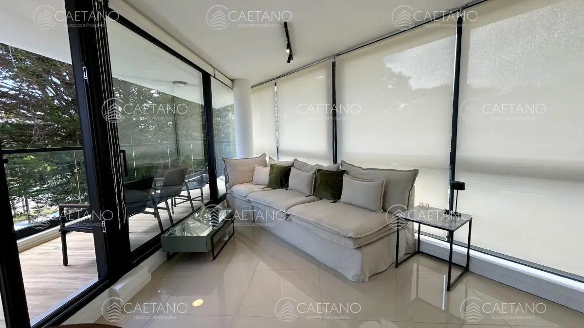 Apartamento en alquiler en Playa Mansa, 2 dormitorios 4