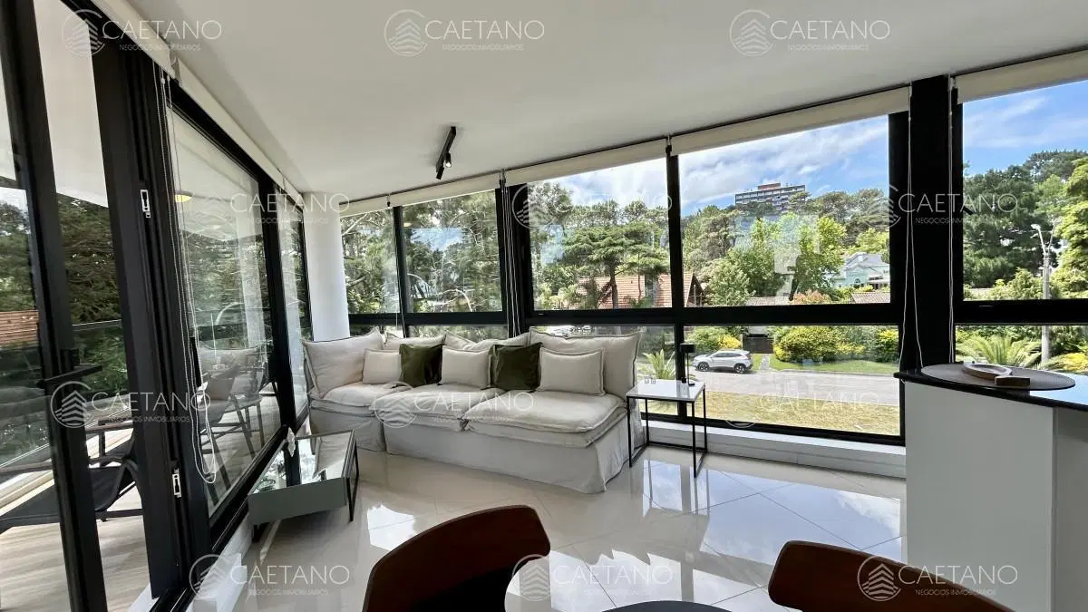Apartamento en alquiler en Playa Mansa, 2 dormitorios 2