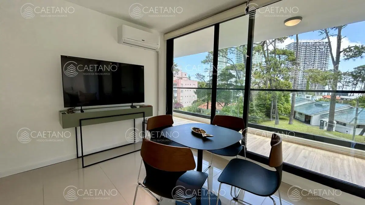 Apartamento en alquiler en Playa Mansa, 2 dormitorios 1