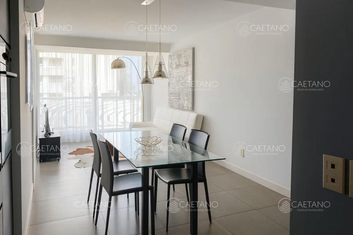 Apartamento en venta de 1 dormitorios a pasos del shopping en Punta del Este. 3