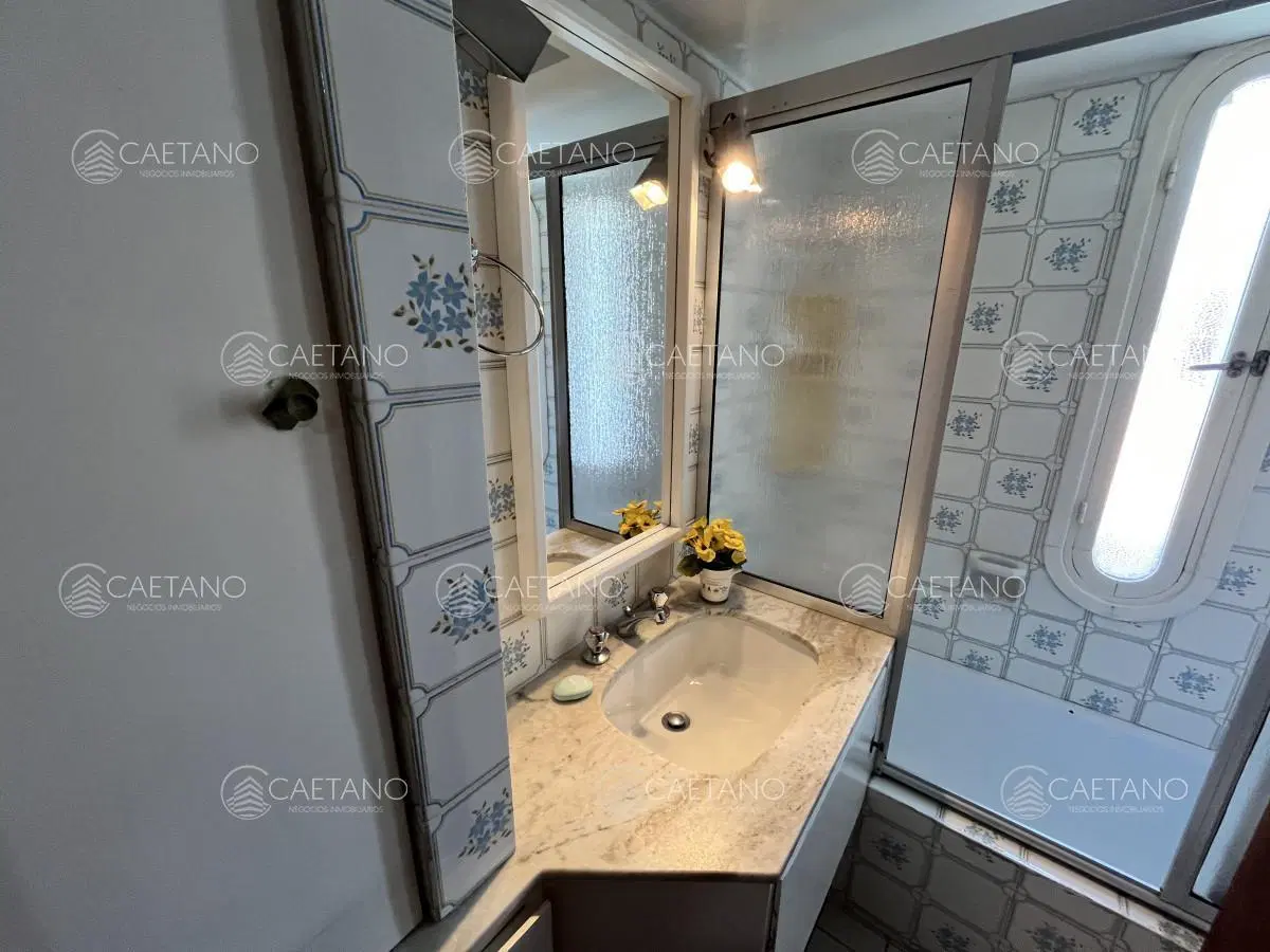 Apartamento en venta en el edificio Costanera 12 playa mansa 5