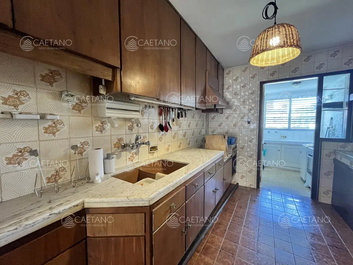 Apartamento en venta en el edificio Costanera 12 playa mansa 4