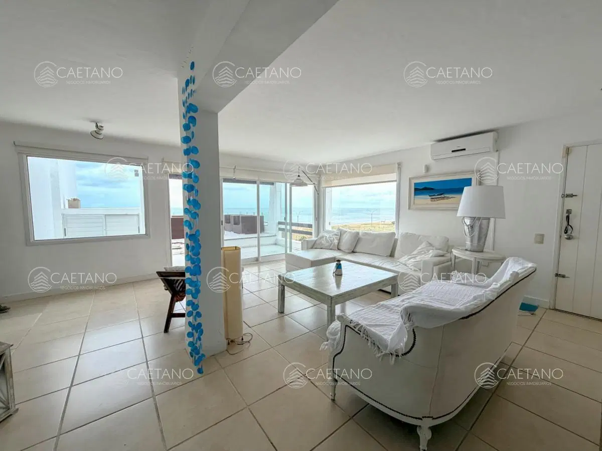 Apartamento de 4 dormitorios en primera linea de la Mansa 4