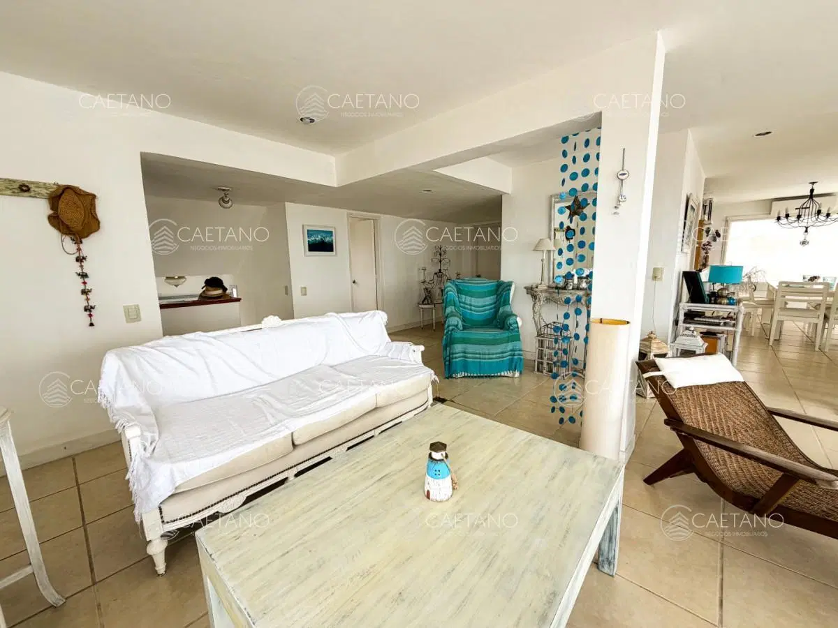 Apartamento de 4 dormitorios en primera linea de la Mansa 3