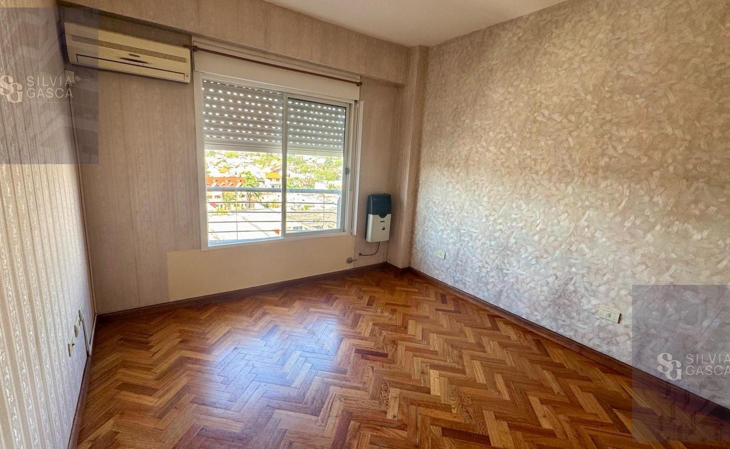 Foto de Dpto semipiso 2 1/2 en 7mo piso por ascensor- muy luminoso -, imagen 2