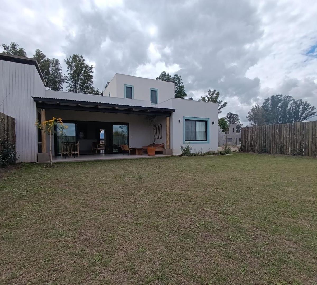 VENDO CASA EN NUEVO HOUSING LA CERCANIA