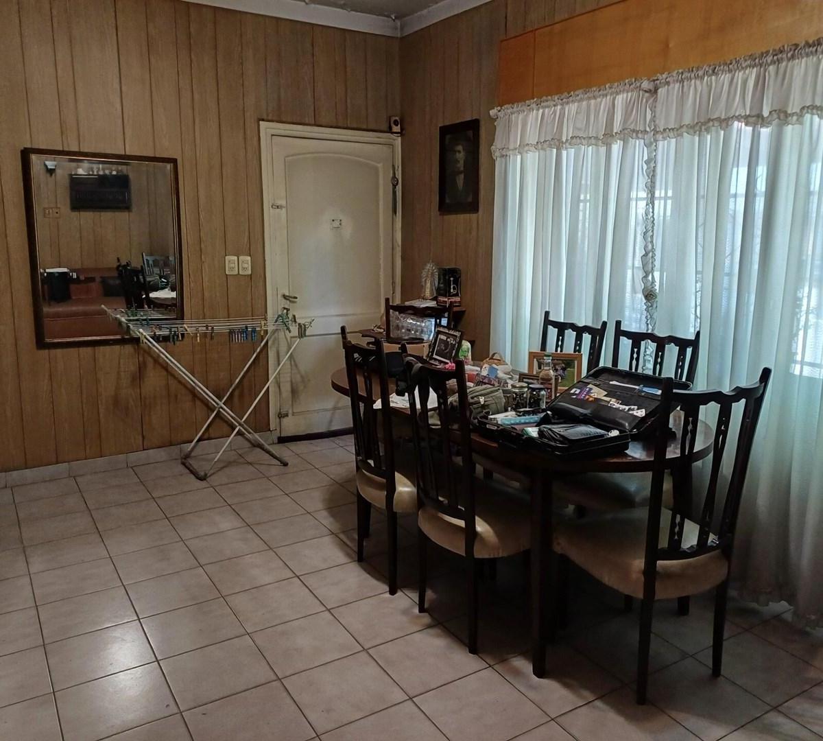 Casa Chalet en Venta en Remedios De Escalada, Lanús, G.B.A. Zona Sur