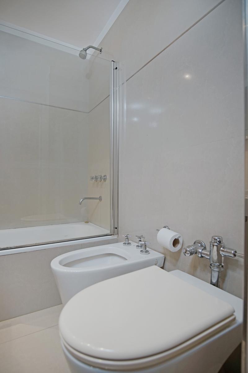 Espectacular - Departamento 5 Ambientes - Cochera Cubierta - Reciclado 4