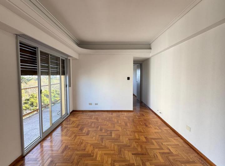 Departamento-Balcon Aterrazado-Super Luminoso-Vista al Parque- Amplio 2