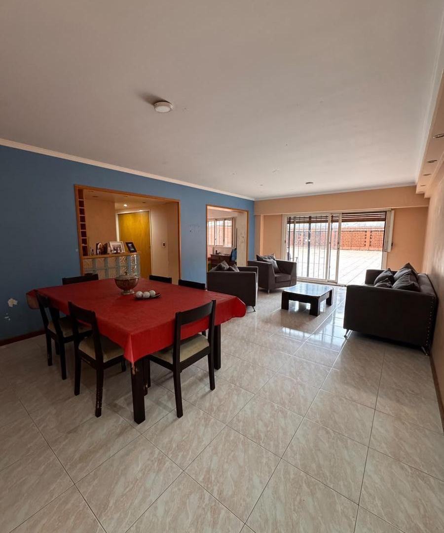 Foto de Departamento-4 Ambientes-Cochera-Super Amplio-Balcon, imagen 1