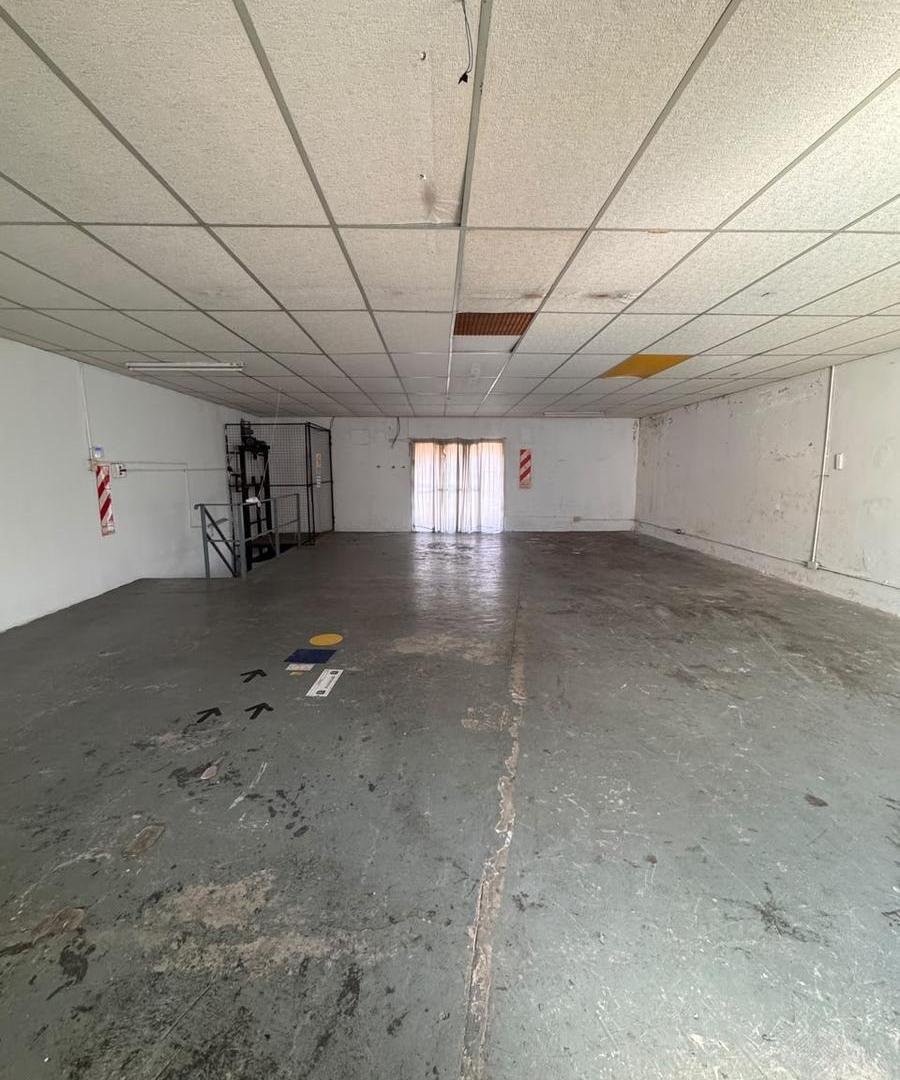 Foto de Galpon-Deposito 352 M² – Villa Crespo – Montacargas y fuerza trifasica, imagen 1