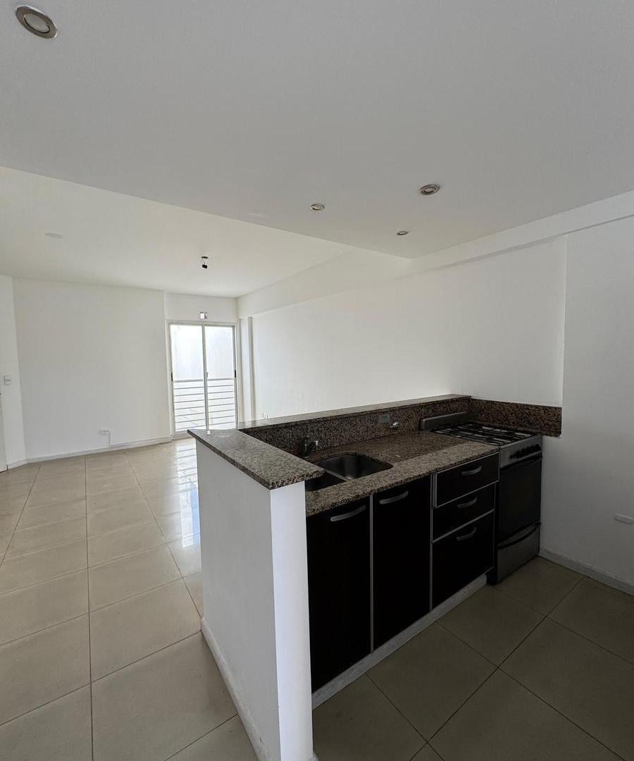 Foto de Venta-Departamento-2 ambiente-Cochera fija y cubierta, imagen 2