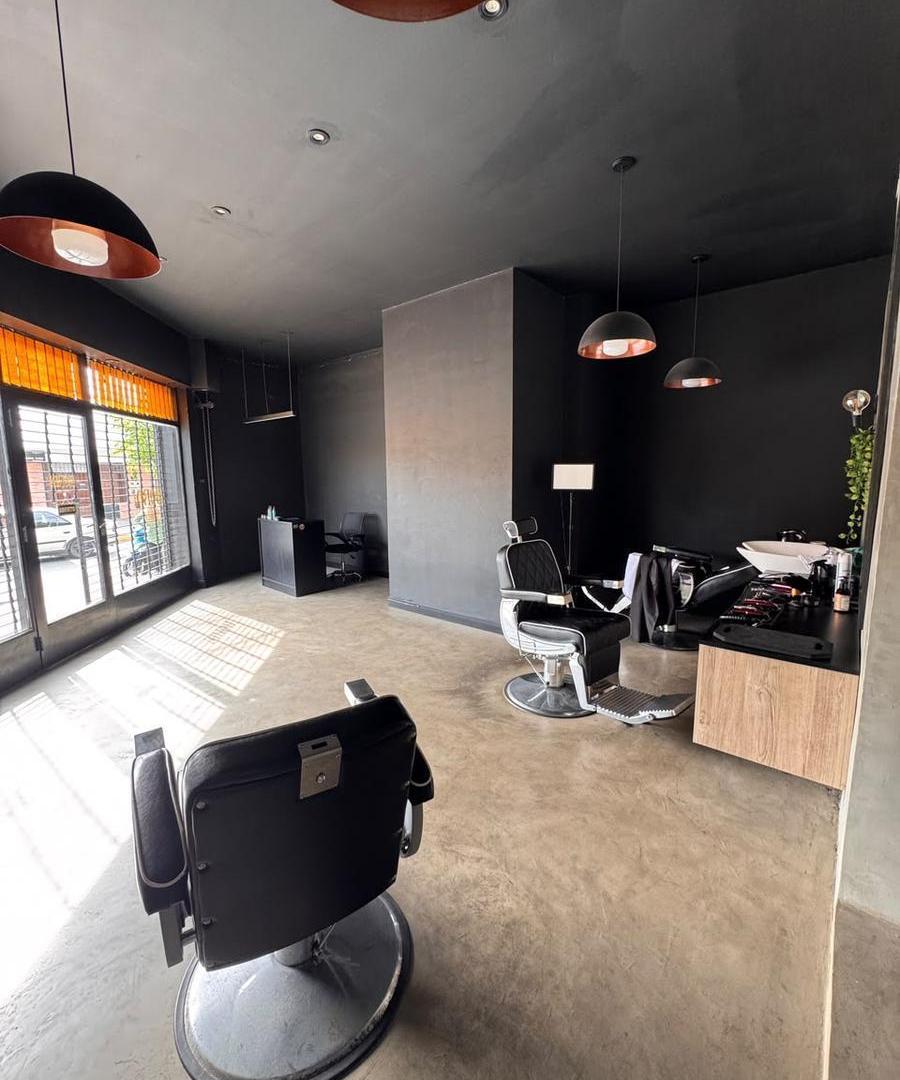 Foto de Local Comercial- Muy Amplio-Apto Varios rubros, imagen 2