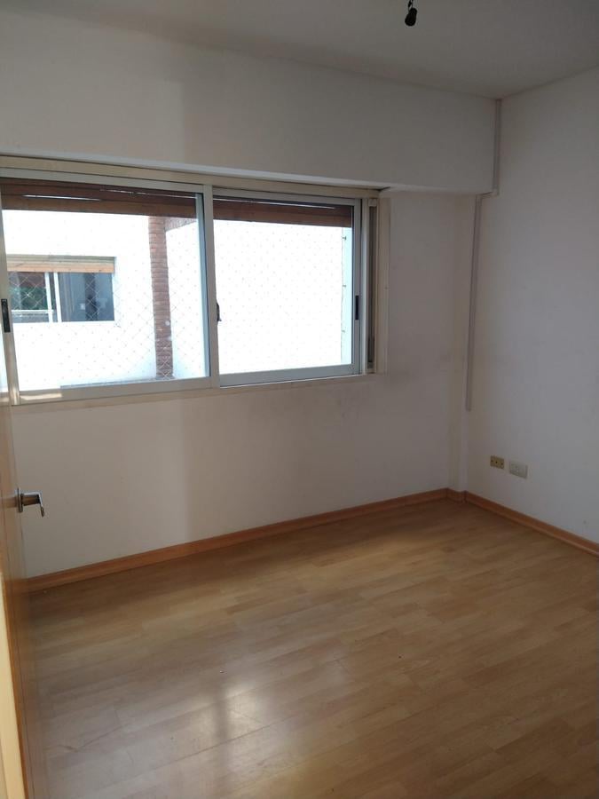 Foto de 3 Departamento - Villa Luro- Cocina Independiente-Cochera fija, imagen 3