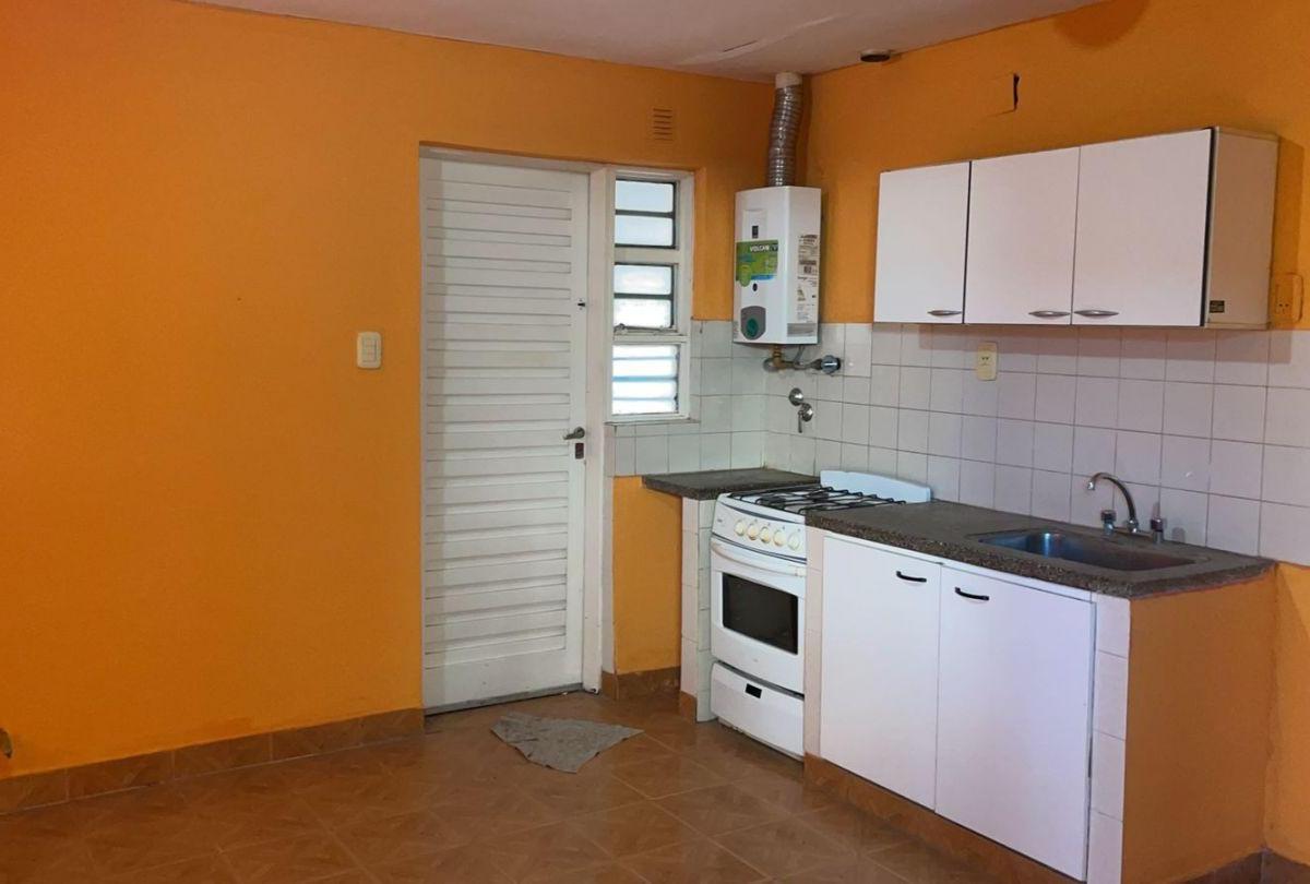 Casa 2 Dorm.. | Calle Gelsi Al 400. a 1 1/2 Cuadra Av Raya 2