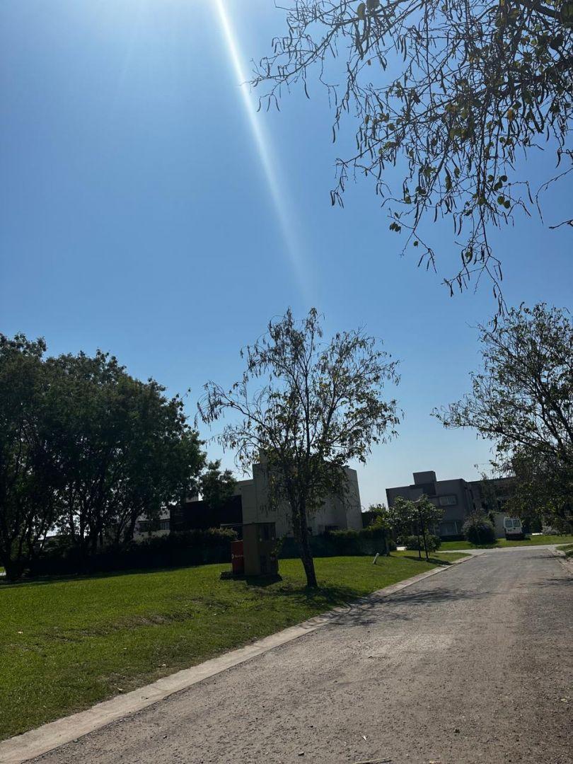 Lote. | Av Presidente Peron 1000 2