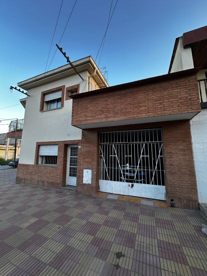 Casa 4 Dorm.. | Venezuela 1504 3