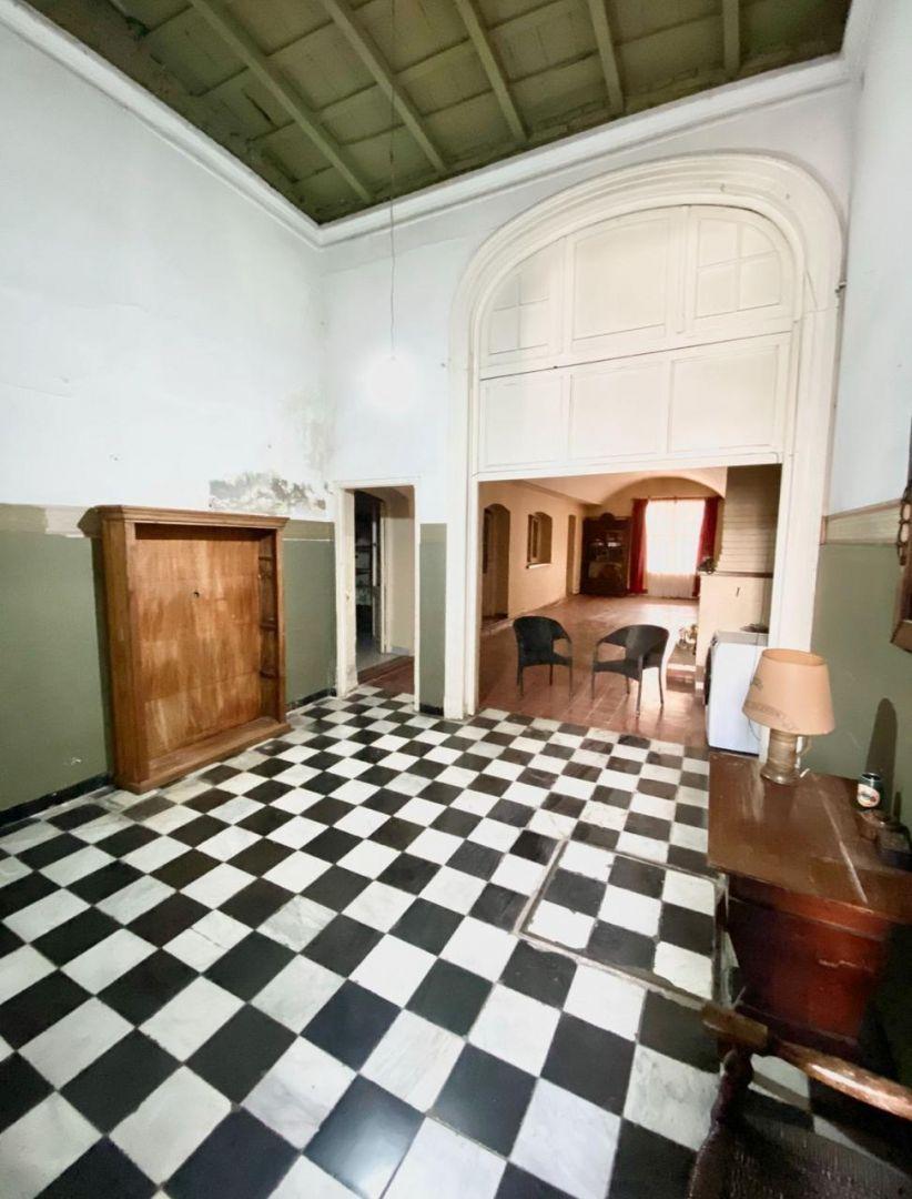 Casa 7 Ambientes. | Las Heras 261 2