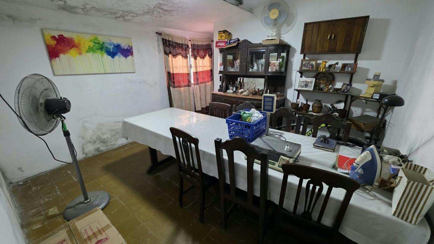 Foto de Casa 5 ambientes 3 dormitorios. | av belgrano al 2300, imagen 2