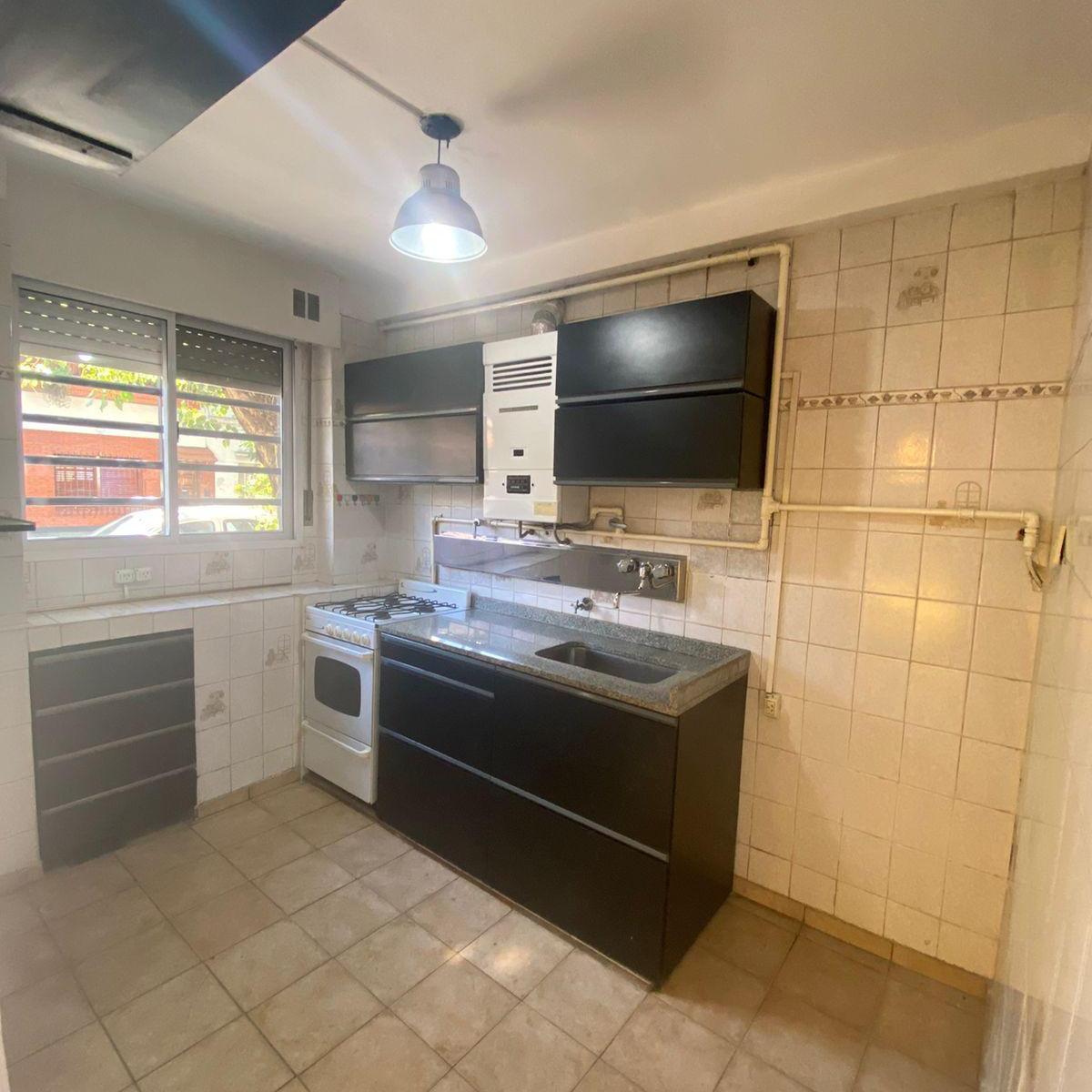 Casa en Venta de 3 ambientes en Lanus Oeste. Apta Crédito!!