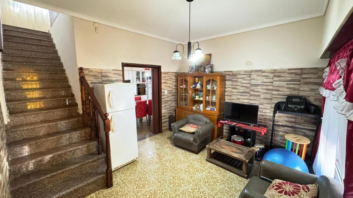 Casa con Fondo Libre, quincho y Garage Pasante! 1