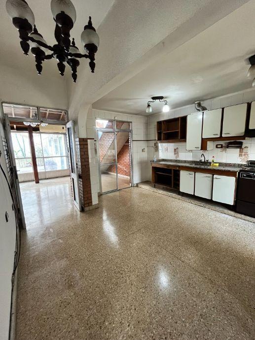 CASA EN VENTA EN LANUS,GERLI!