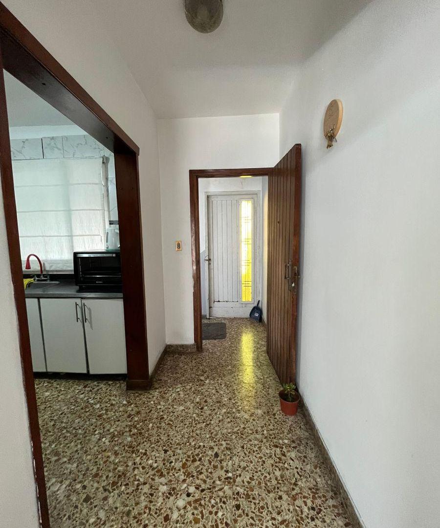 Foto de DEPARTAMENTO EN VENTA CON COCHERA DE 3 AMBIENTES CON VALENTIN ALSINA, imagen 3