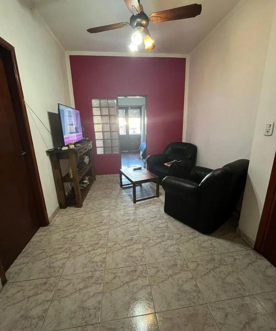 DEPARTAMENTO TIPO CASA DE 3 AMBIENTES EN LANUS OESTE. 1