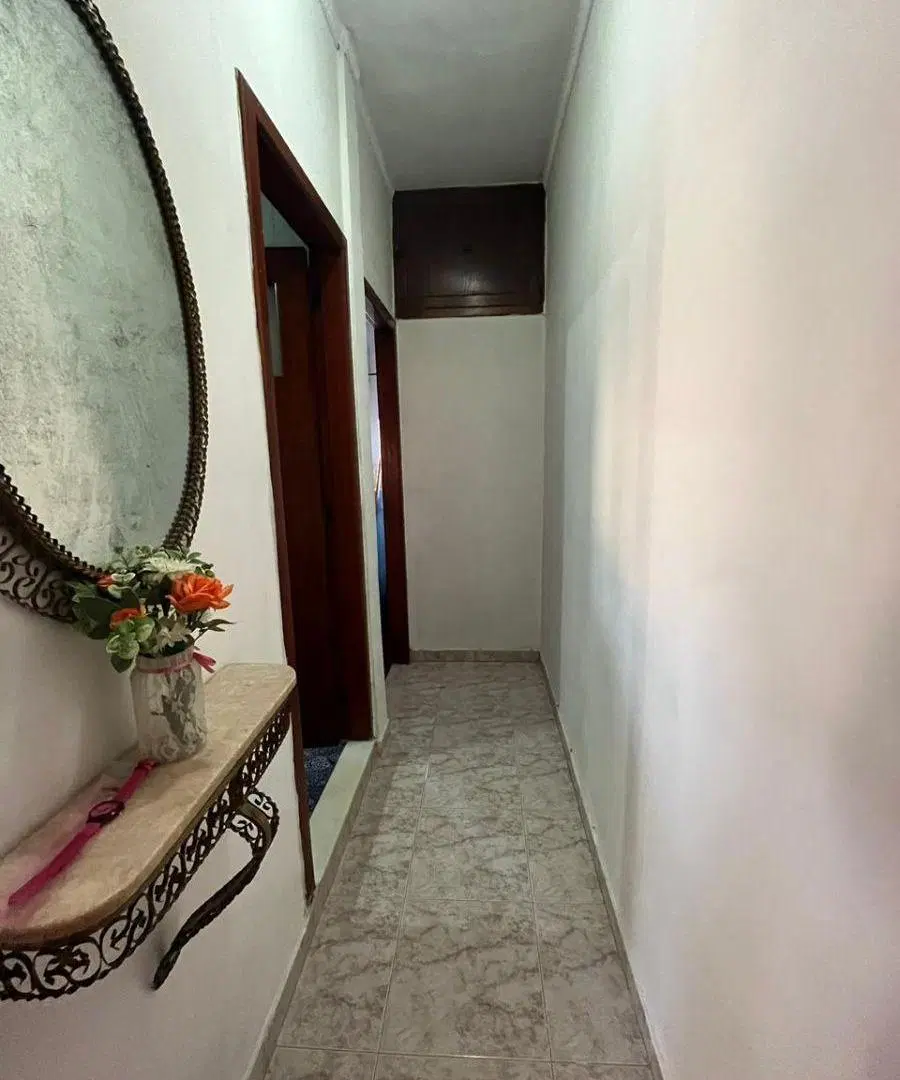 DEPARTAMENTO TIPO CASA DE 3 AMBIENTES EN LANUS OESTE. 4