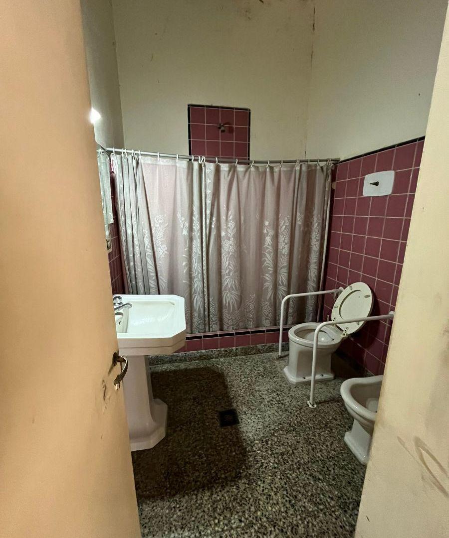 Foto de Casa en venta de 4 ambientes en lanus este con fondo libre, imagen 5
