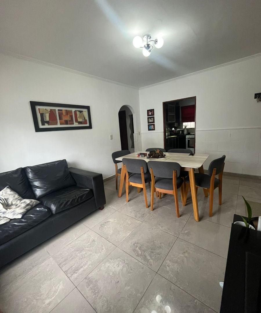 Foto de Departamento tipo casa en lanus oeste de 3 ambientes con patio, imagen 1
