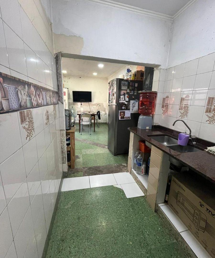 Foto de CASA EN VENTA EN LANUS ESTE DE 3 AMBIENTES CON ESPACIO GUARDACOCHE., imagen 1
