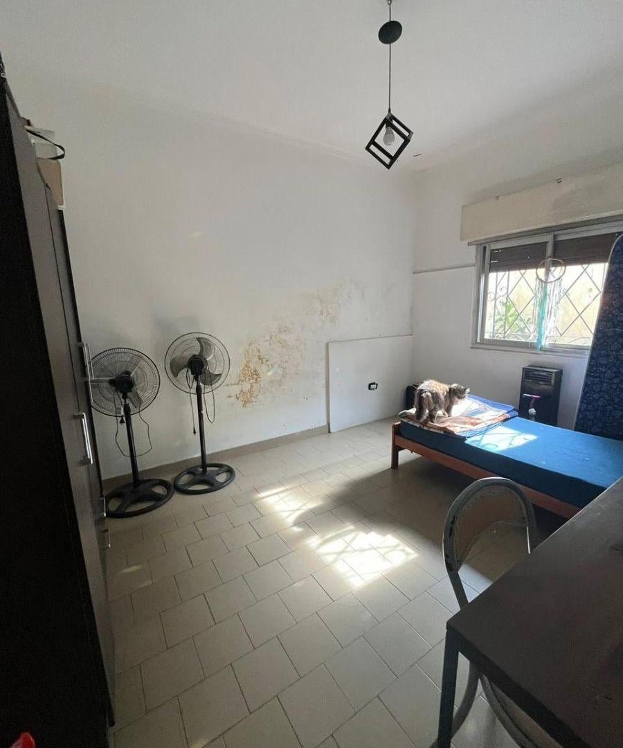 Foto de CASA EN VENTA EN LANUS ESTE DE 3 AMBIENTES CON ESPACIO GUARDACOCHE., imagen 3