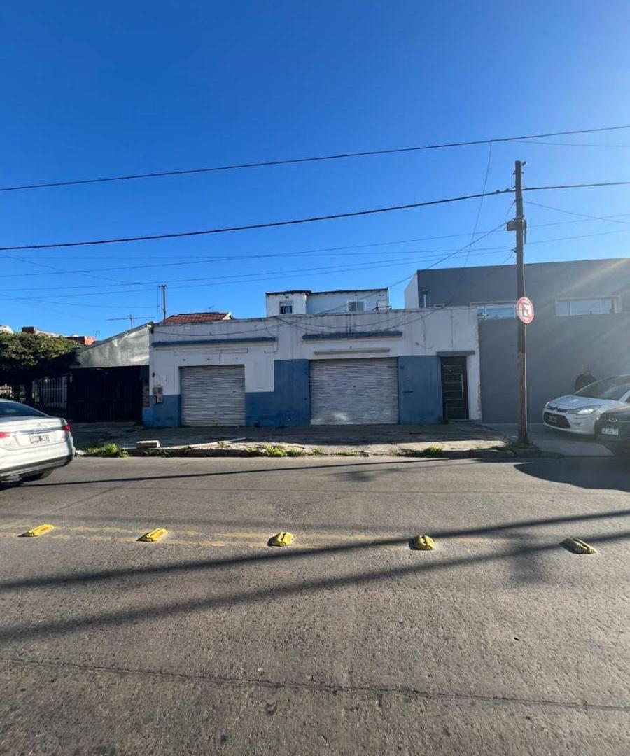 Foto de LOCAL AL FRENTE CON DEPARTAMENTO INTERNO POR PASILLO EN GERLI. IDEAL, imagen 5