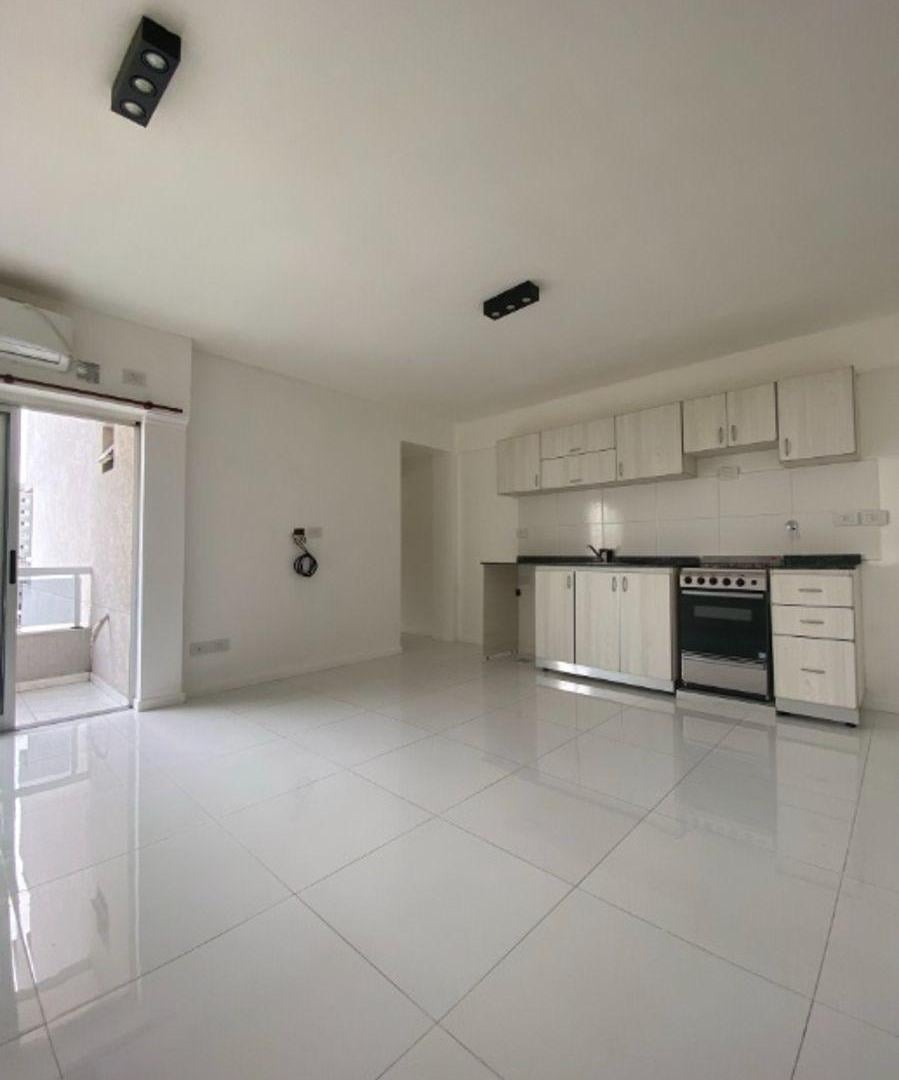 Foto de Departamento en alquiler de 2 amb excelente zona Lanus!!1, imagen 2