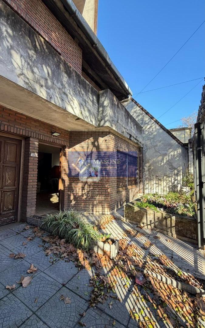 Foto de IMPORTANTE LOTE CON SALIDA A DOS CALLES – IDEAL EMPRENDIMIENTO, imagen 2