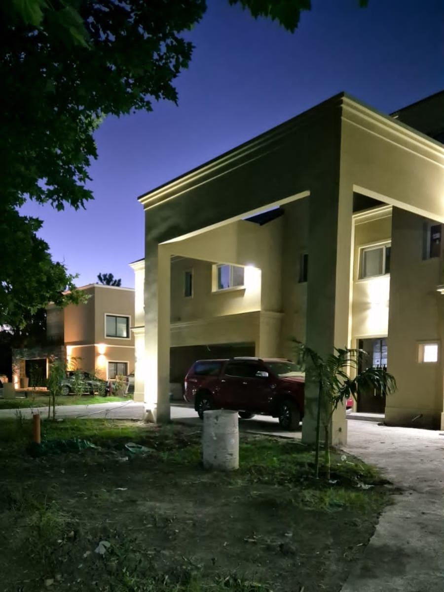 Casa en Pilar / Barrio Privado / 10 Ambientes / Pileta / Solarium 1
