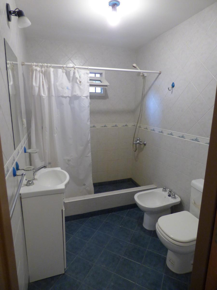 Hermosa Casa de 8 Ambientes a 1 Cuadra del Mar 1