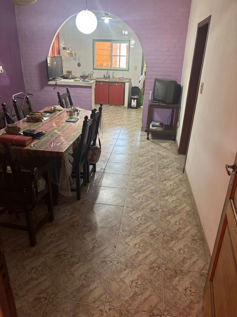 Venta de Casa 3 Ambientes San Miguel con Local 4