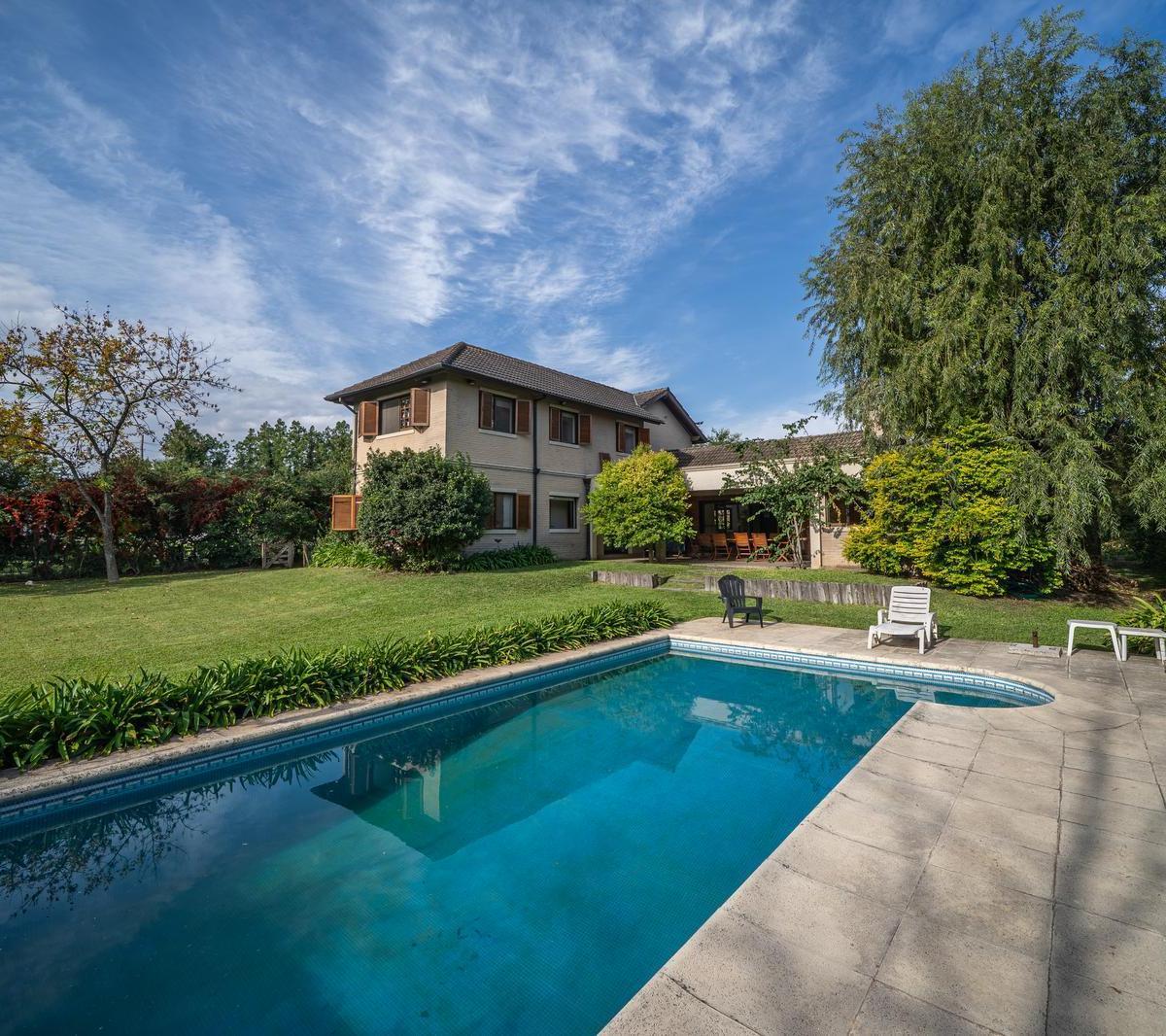 Venta Casa en Bella Vista en Barrio Cerrado 3
