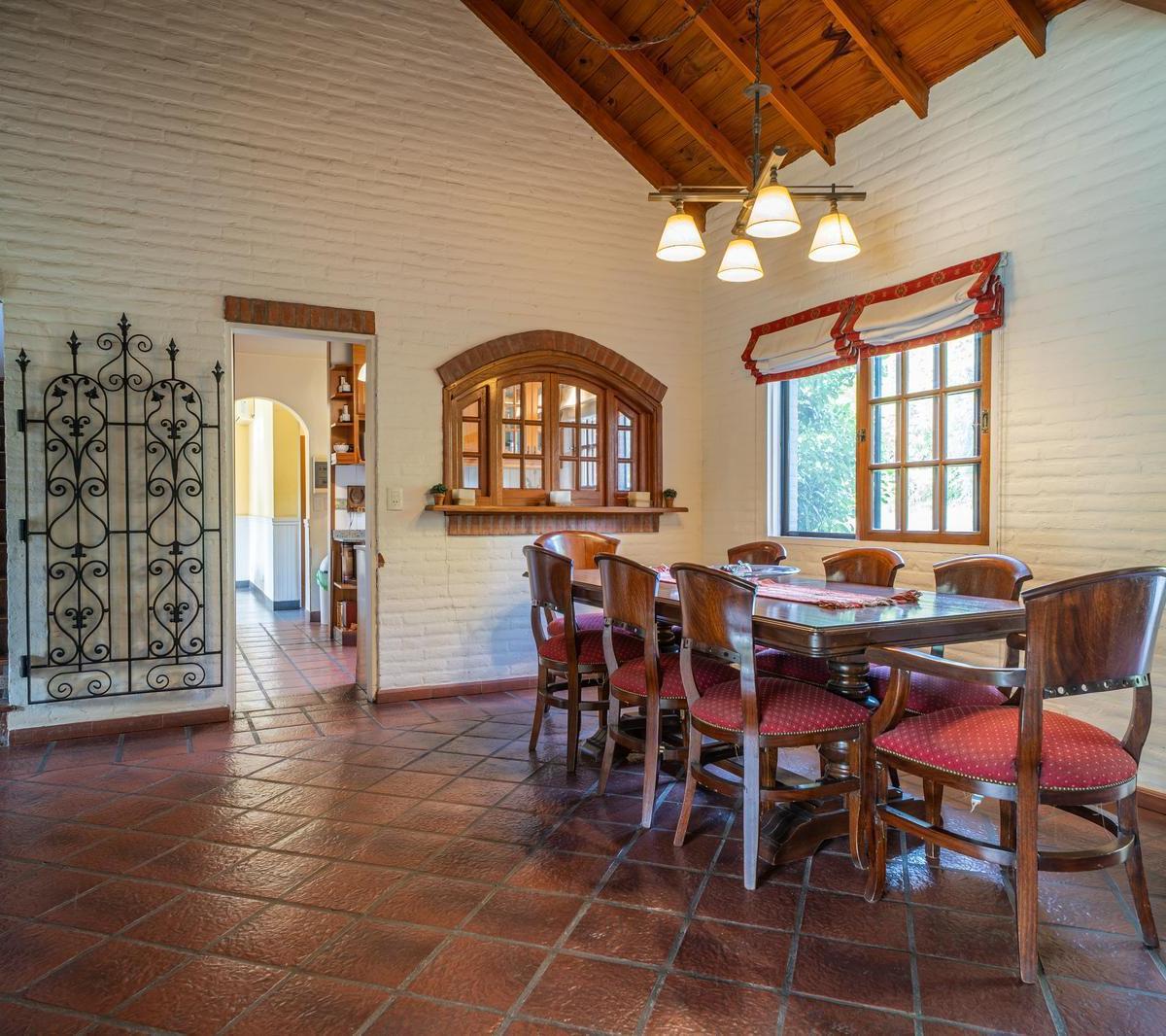 Venta Casa en Bella Vista en Barrio Cerrado 4