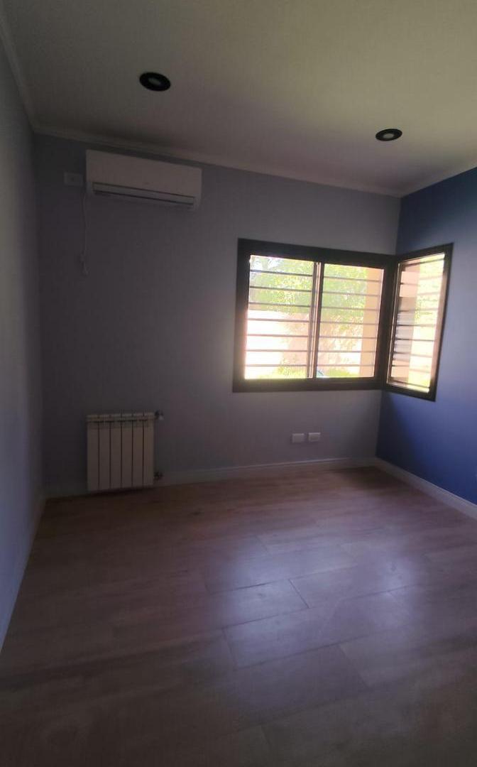 Foto de VENTA CASA 6 AMBIENTES- MORENO, imagen 5