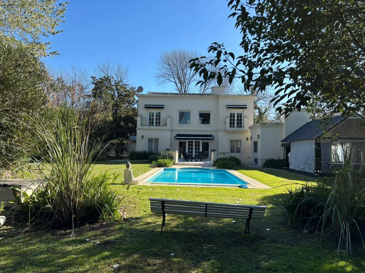 Casa en venta en Bella Vista, barrio El Lago 5