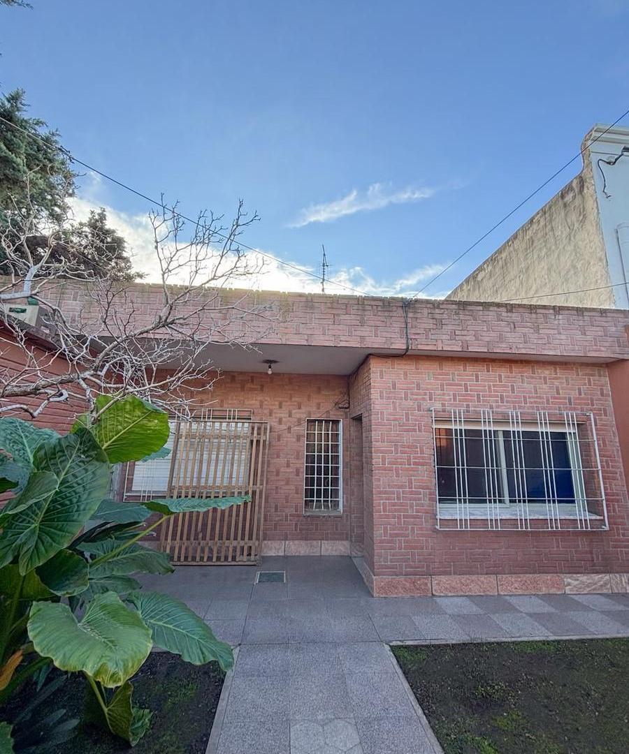 Foto de Casa en alquiler con pileta en Moreno, imagen 1