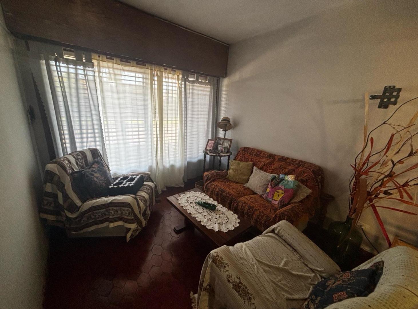 Foto de Casa en venta 7 ambientes con local en ituzaingo, imagen 3
