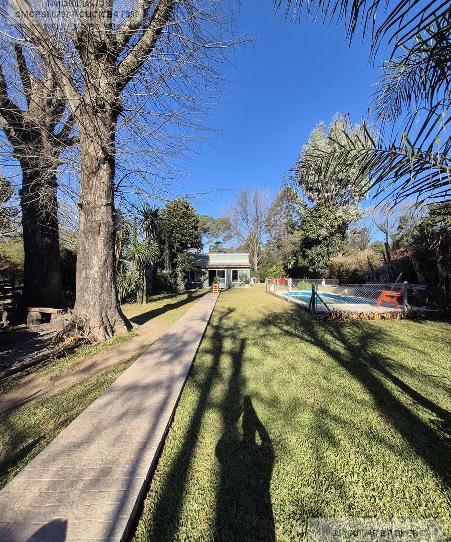 Foto de Casa con amplio terreno, jardin y pileta en Muñiz, imagen 1