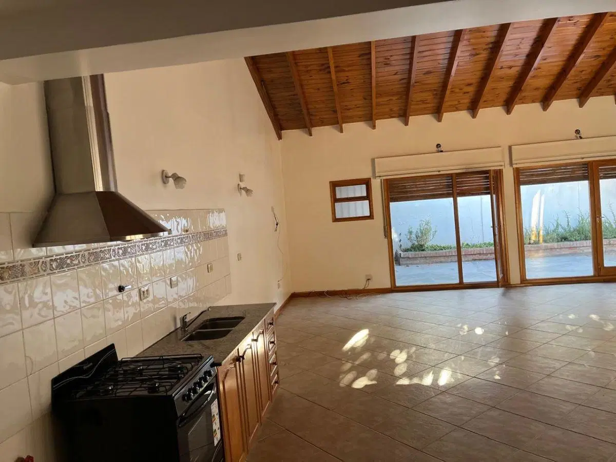 Casa de 156 m² con 4 dormitorios en venta en Trelew. 5